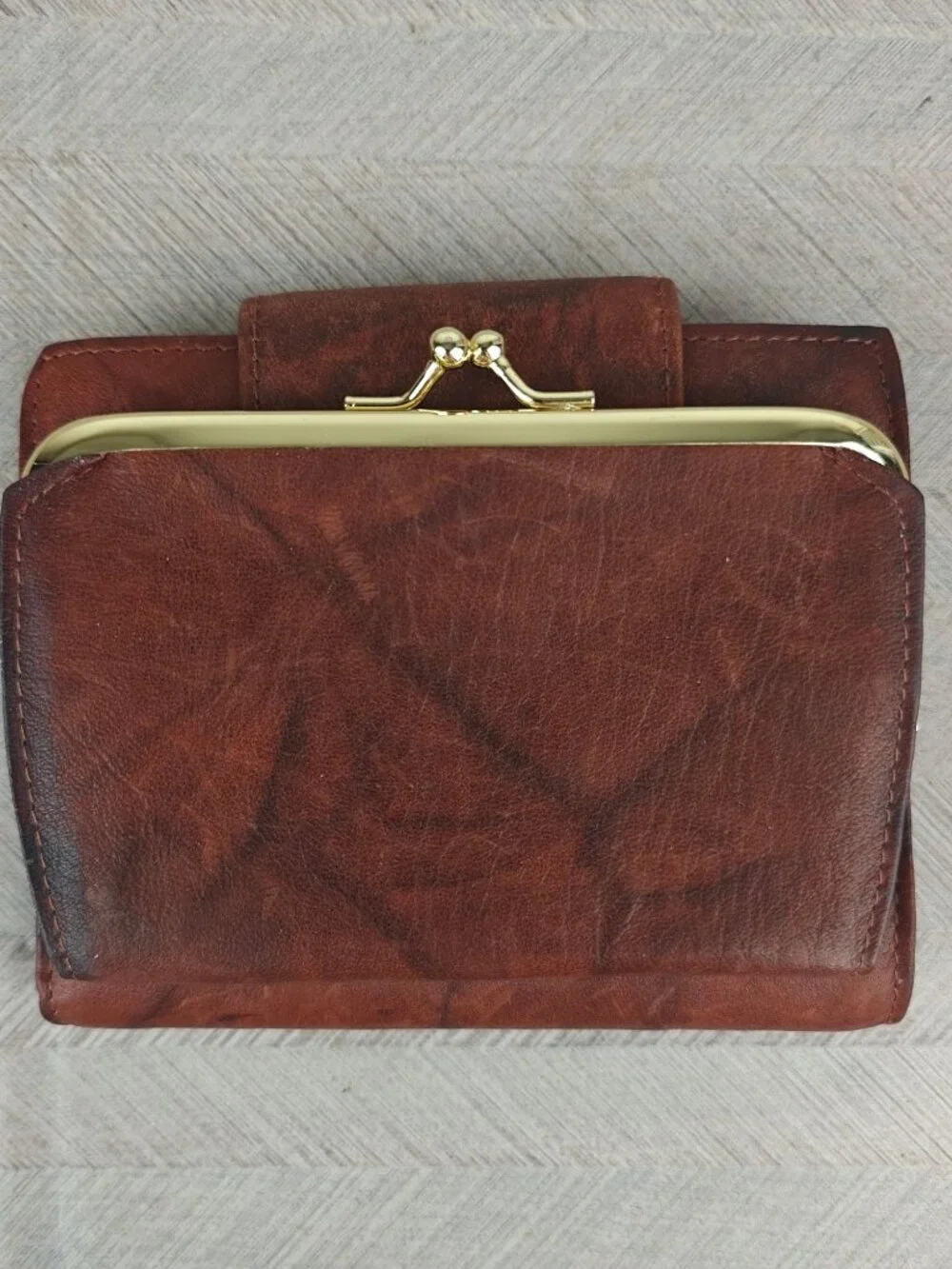 NEW Vintage Buxton Leather Trifold Wallet With Kiss-Lock Coin Purse Rich Brown